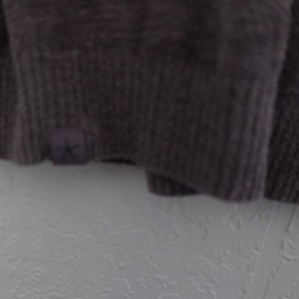Barefoot Dreams CozyChic Ultra Lite V-Neck Pullover Size Large Grey Msrp $135 - Picture 5 of 8